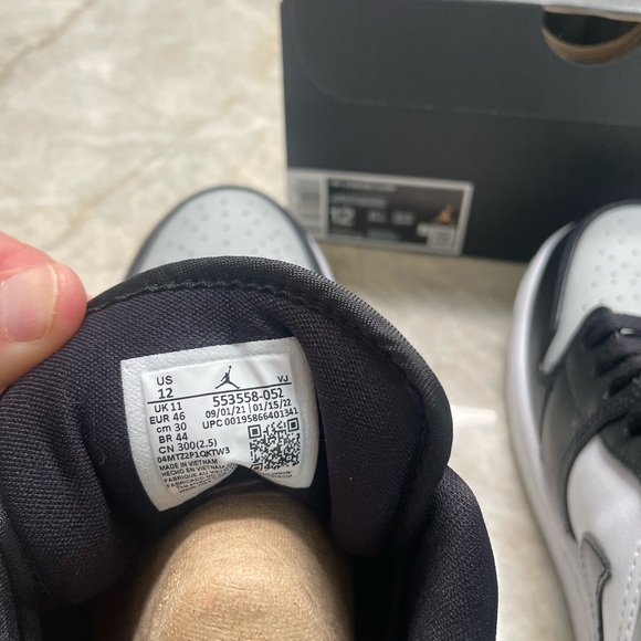 Air Jordan 1 Low - Picture 4 of 12